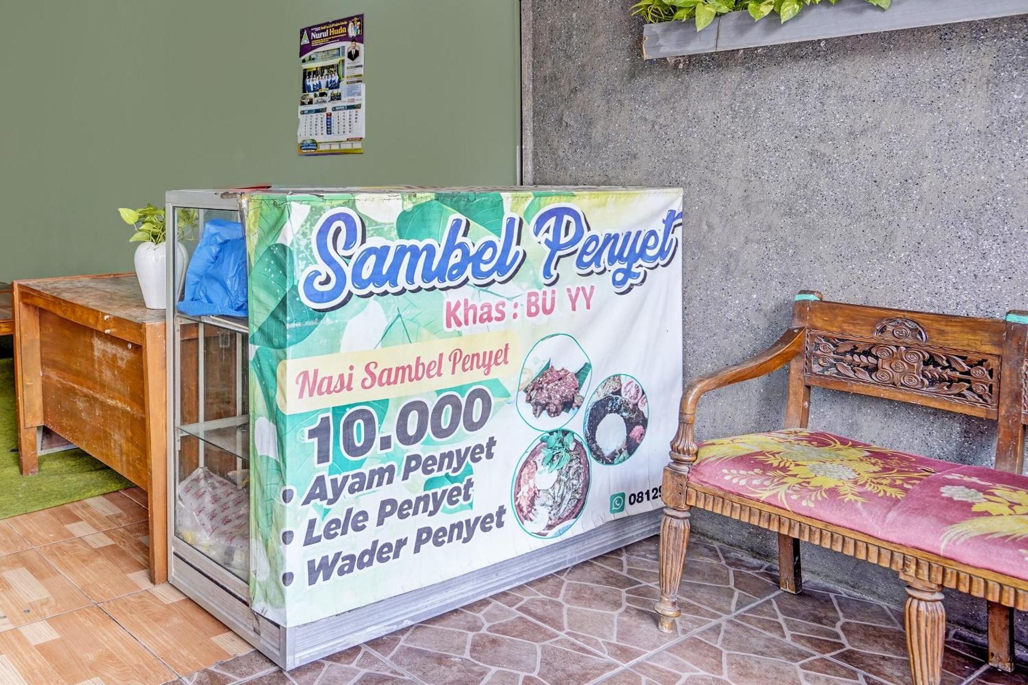 فندق Spot On 91716 Kost Yy Syariah Mojokerto المظهر الخارجي الصورة