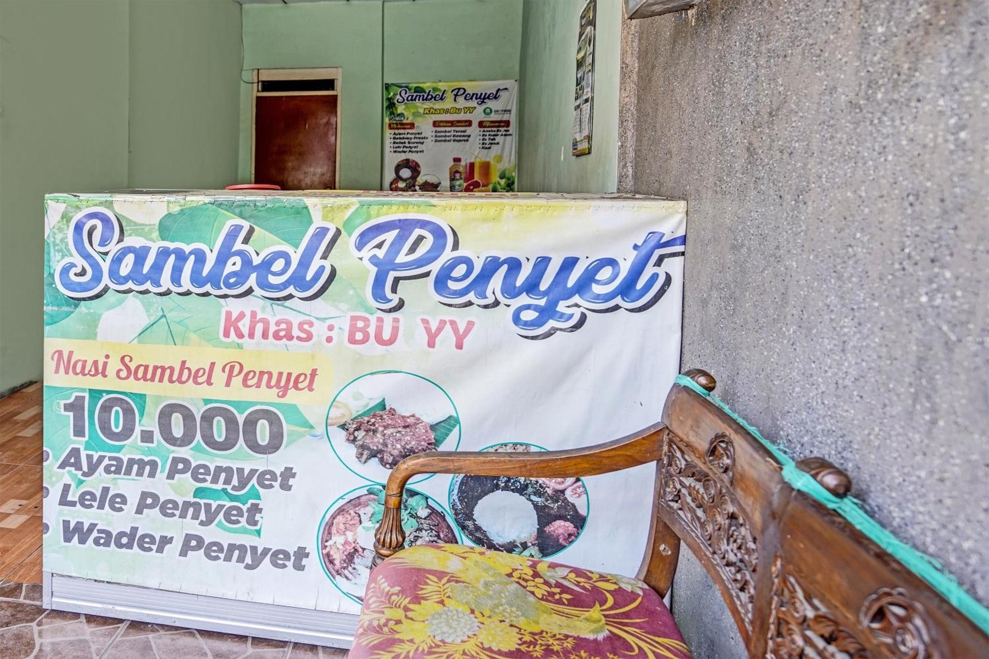 فندق Spot On 91716 Kost Yy Syariah Mojokerto المظهر الخارجي الصورة