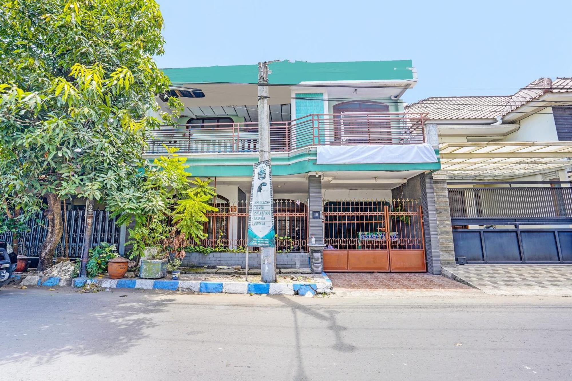 فندق Spot On 91716 Kost Yy Syariah Mojokerto المظهر الخارجي الصورة
