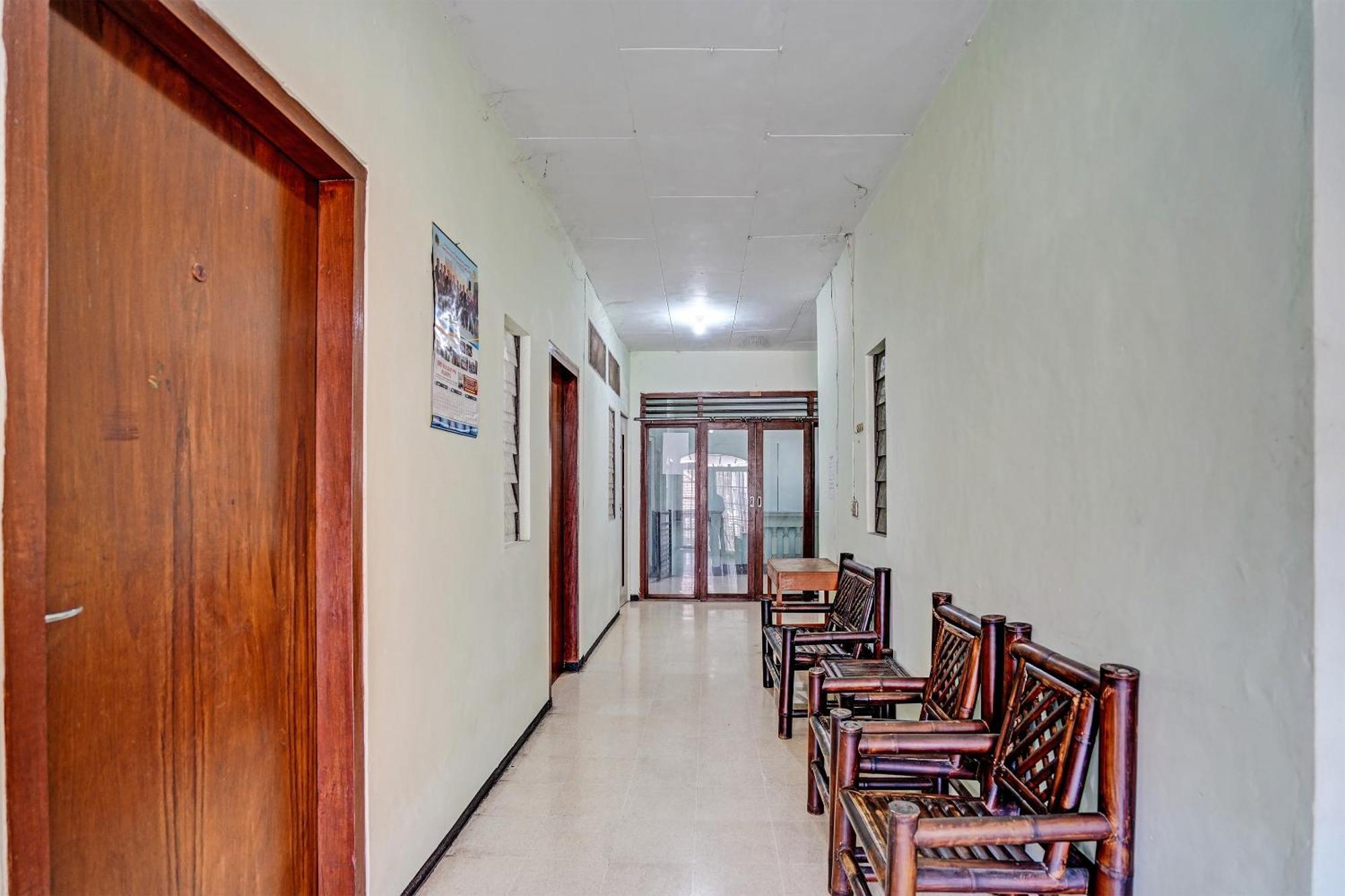 فندق Spot On 91716 Kost Yy Syariah Mojokerto المظهر الخارجي الصورة
