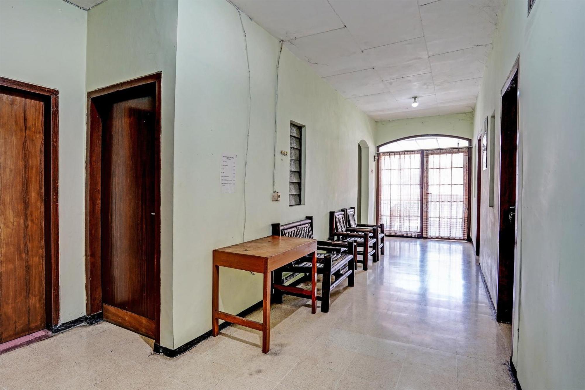 فندق Spot On 91716 Kost Yy Syariah Mojokerto المظهر الخارجي الصورة